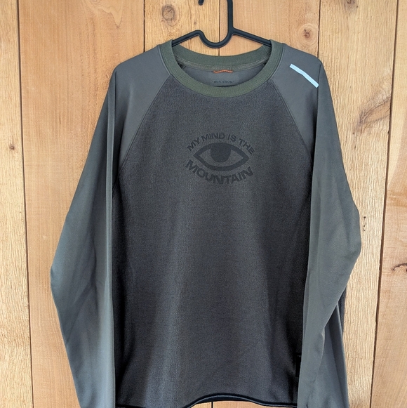 Roark Other - Roark White Cloud Crew Size Medium